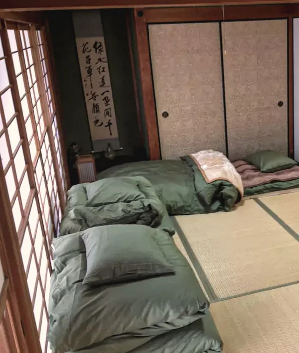 畳の和室と布団